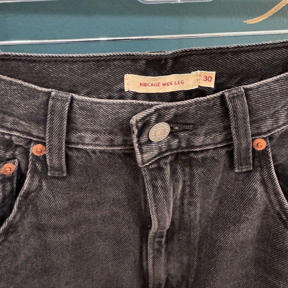 Levis Ribcage Jeans - Picture 6 of 7